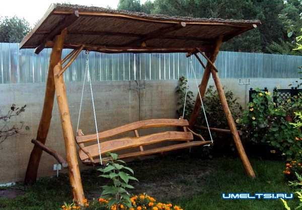 Примеры: уличные качели для дачи